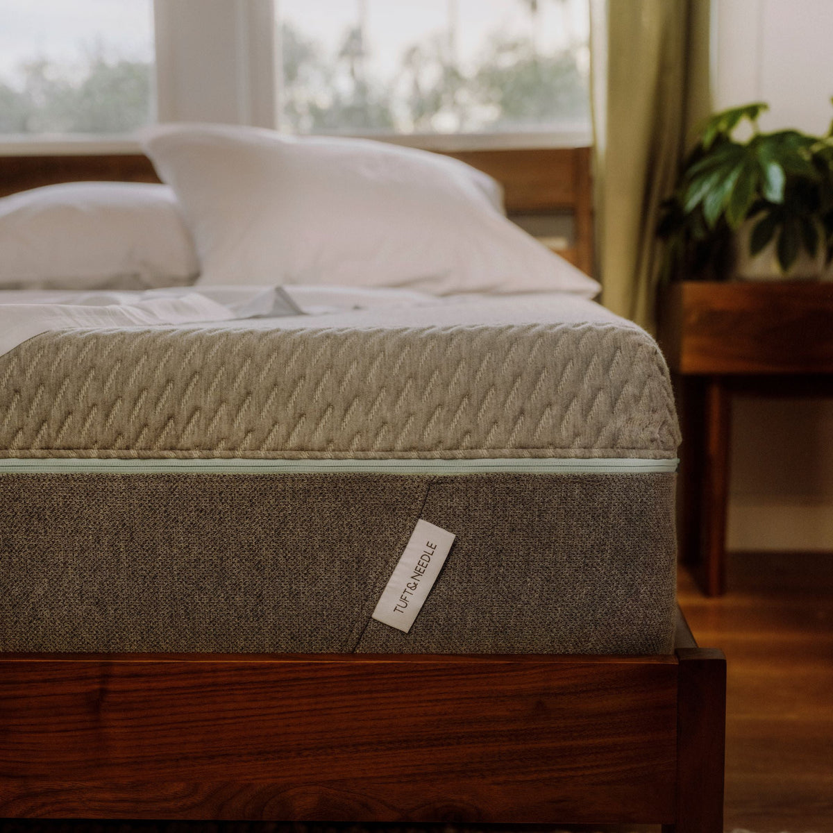 Queen Adaptive Foam Mattress F759894