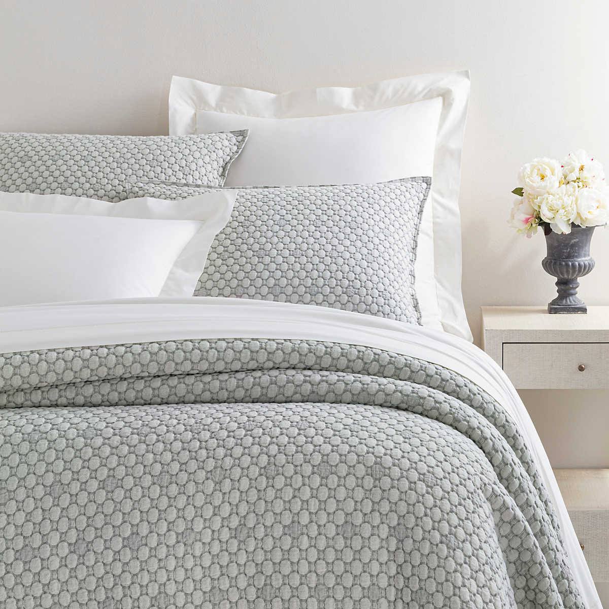 King Silver Matelasse Coverlet O11482