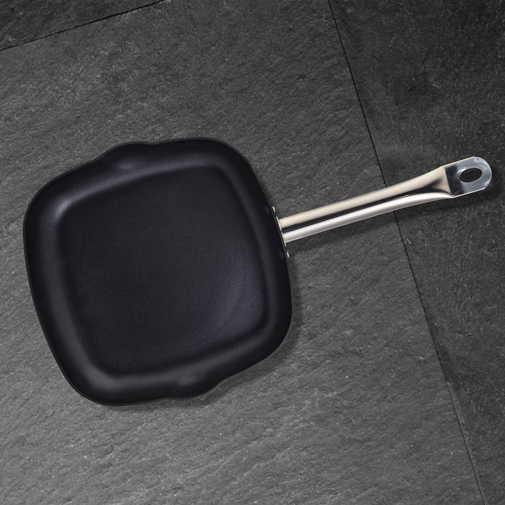 11" Black Cast Aluminum Non Stick Griddle Pan W656810