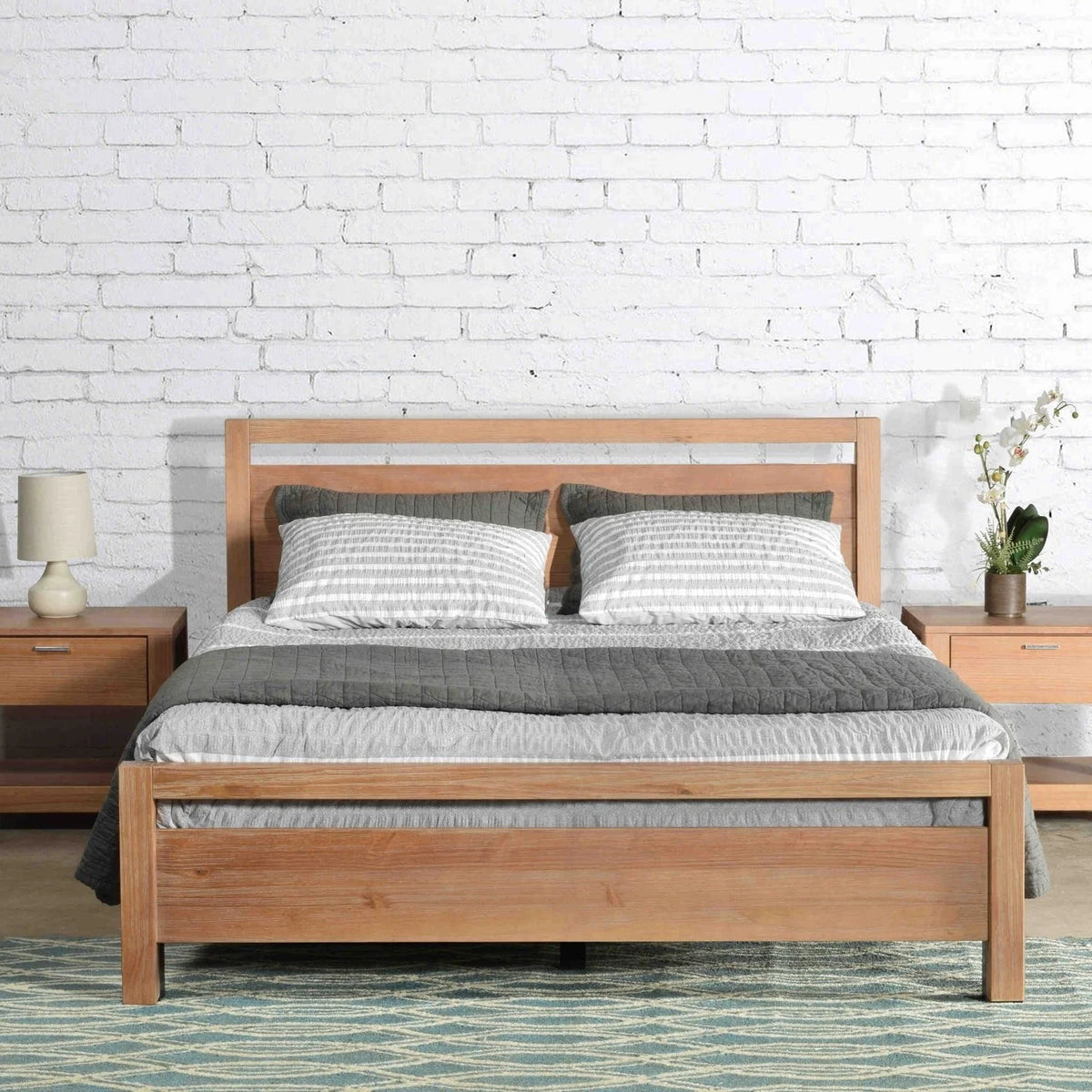 King Size Acacia Platform Bed B656
