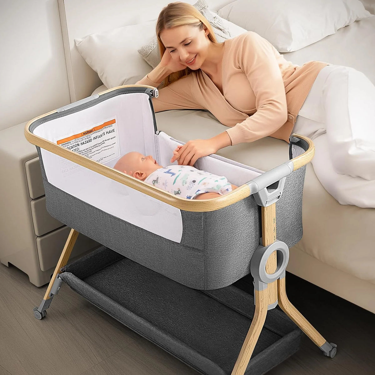 3 in 1 Baby Bassinet Bedside Sleeper with Mattress Z6417