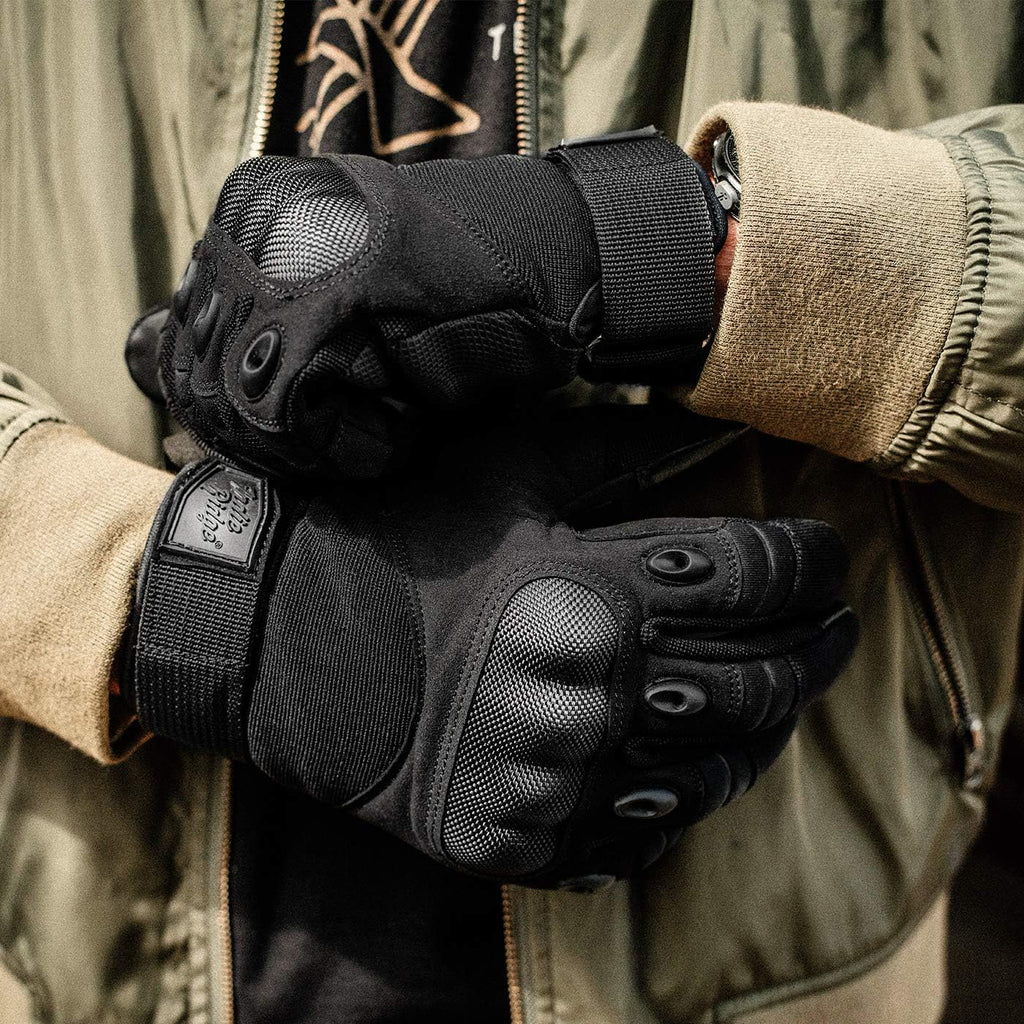 Lightweight Carbon Fiber Motorcycle Gloves with Touch Screen Fingertips P61488