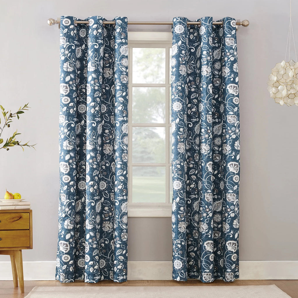 White 40x84 Thermal-Lined Blackout Grommet Curtain Panel Y535