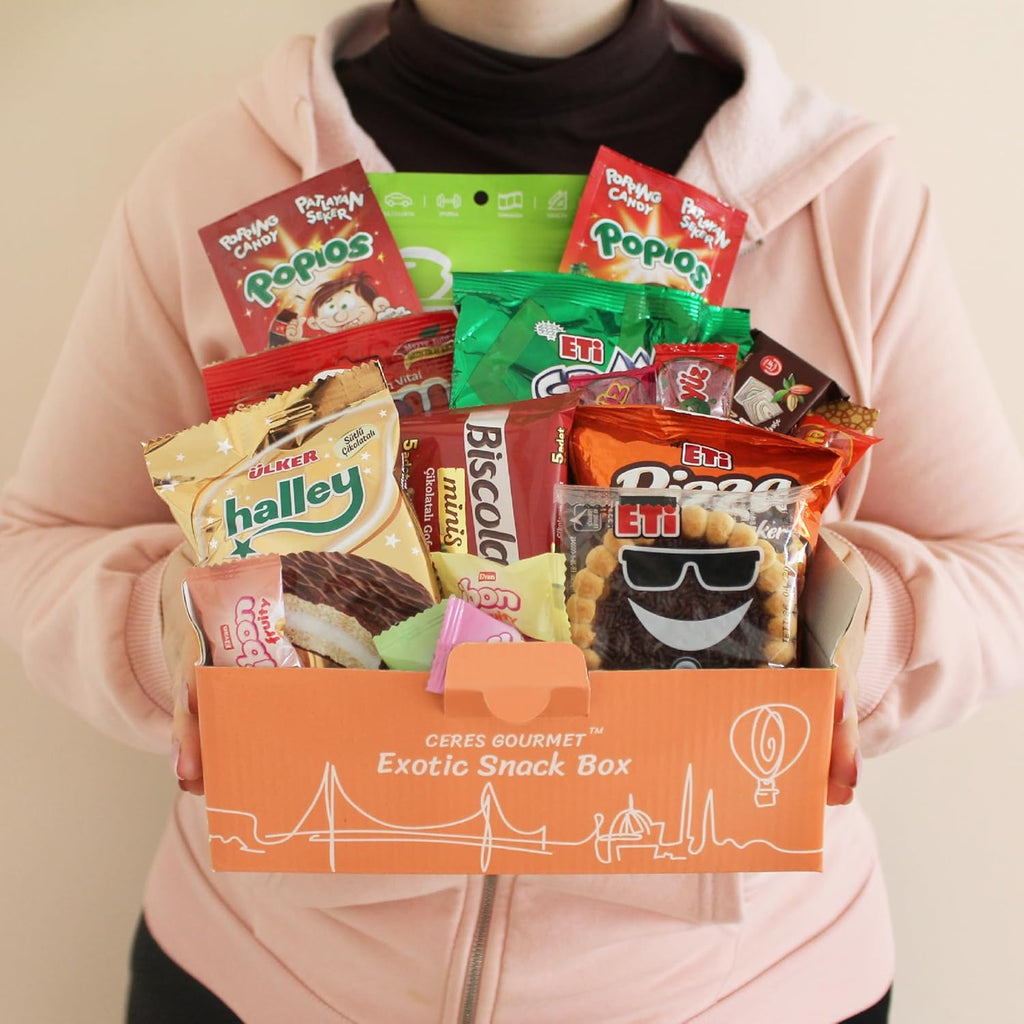 12 Different Snacks Variety Pack with 15+ Pieces Count B33468