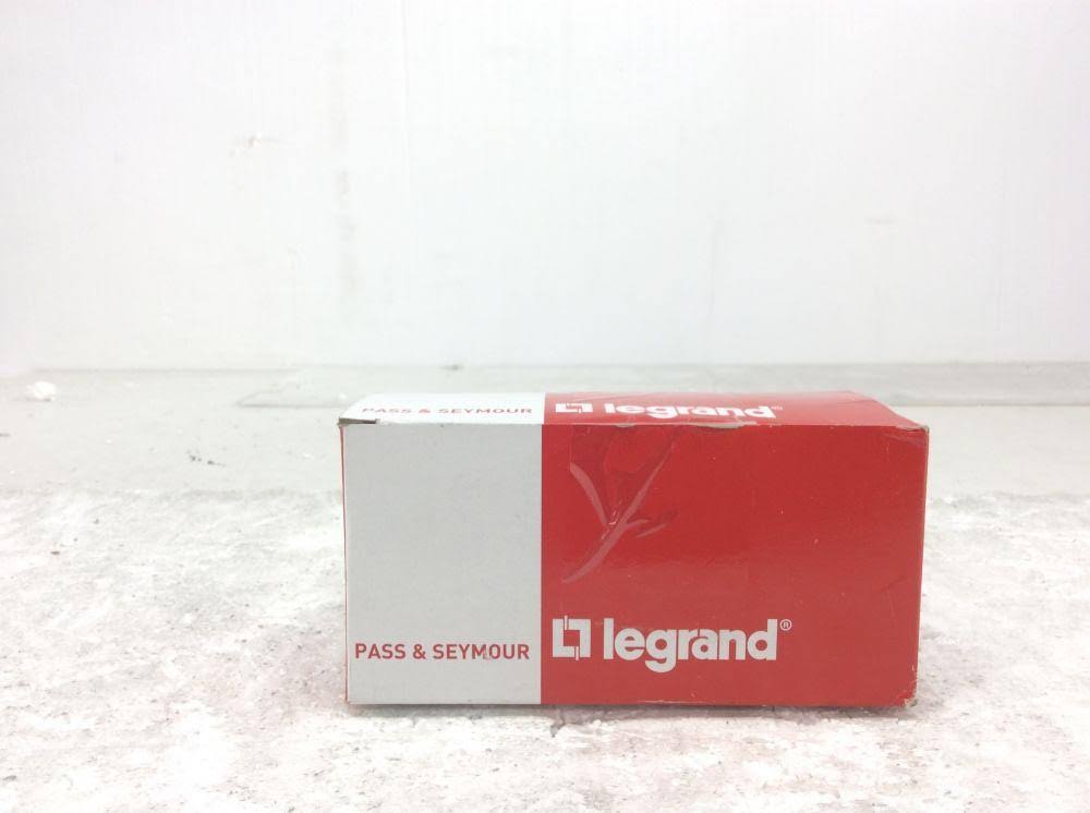 California Standard 4-Wire Grounding Plug, 50A 125/250V Q1811