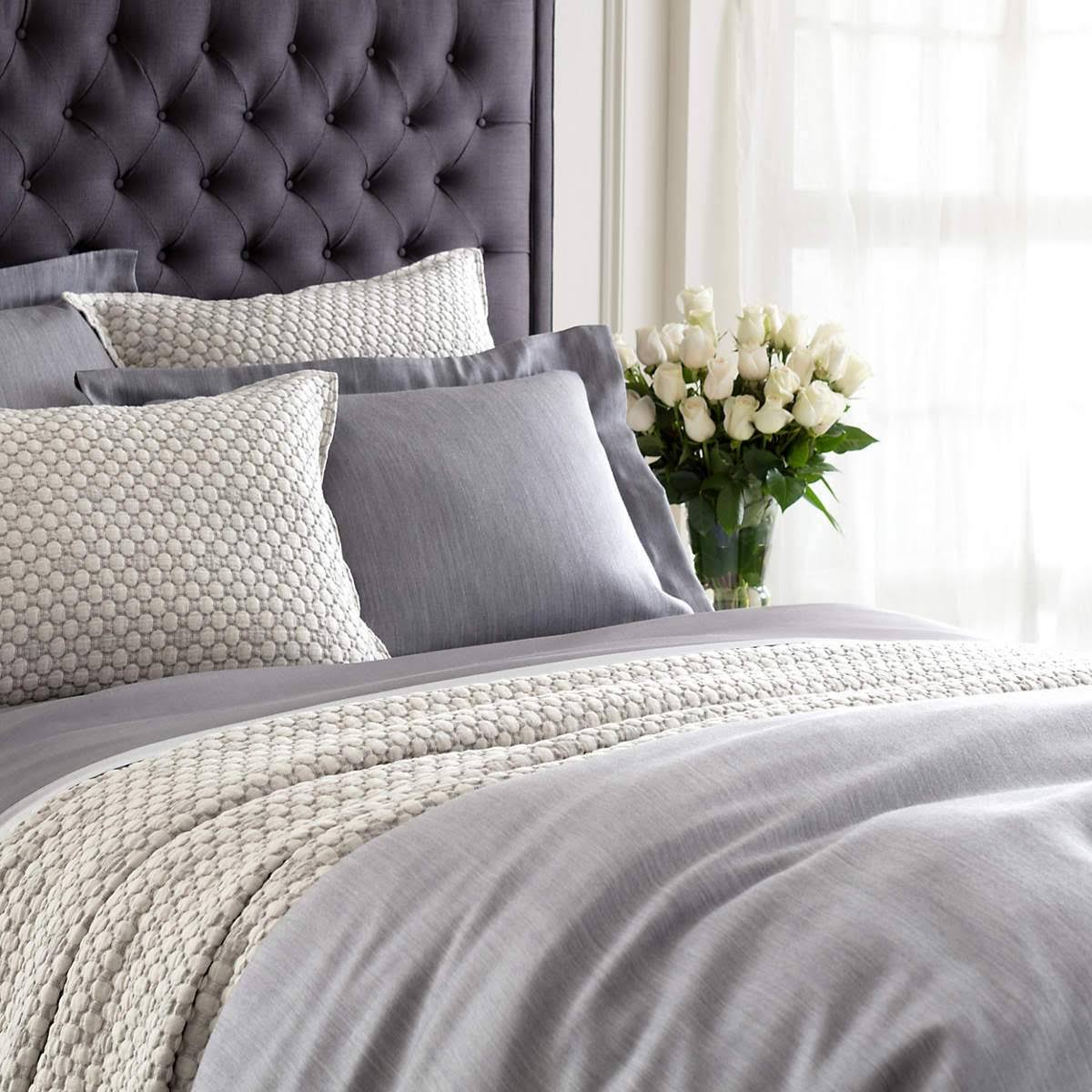 King Silver Matelasse Coverlet O11482