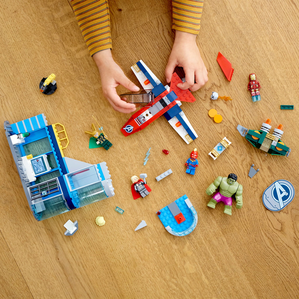 223 Piece Building Toy with Minifigures Y580