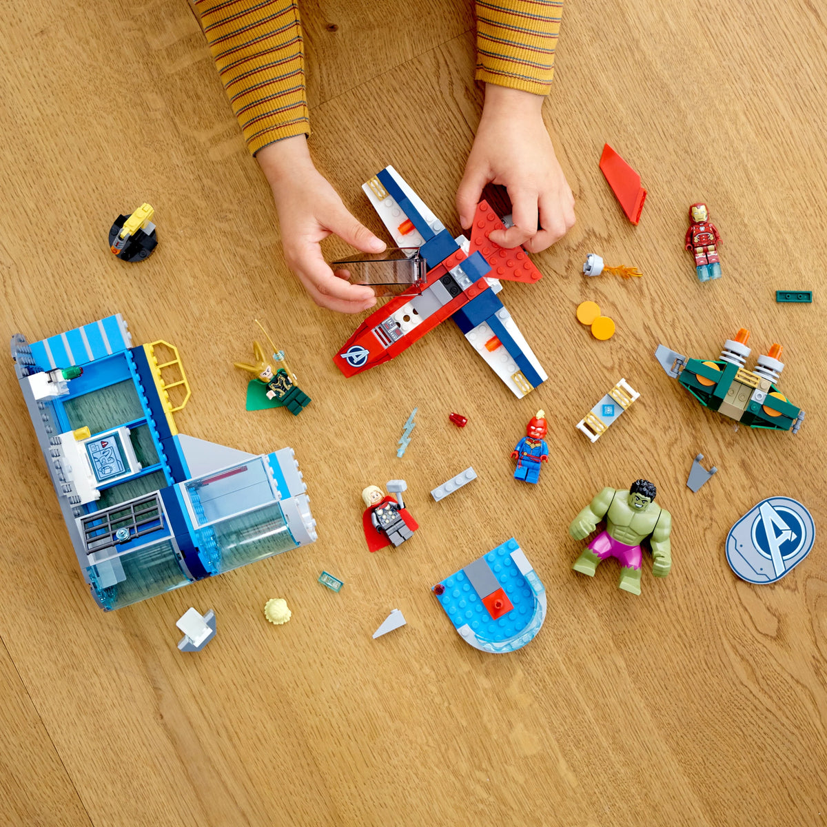 223 Piece Building Toy with Minifigures Y580
