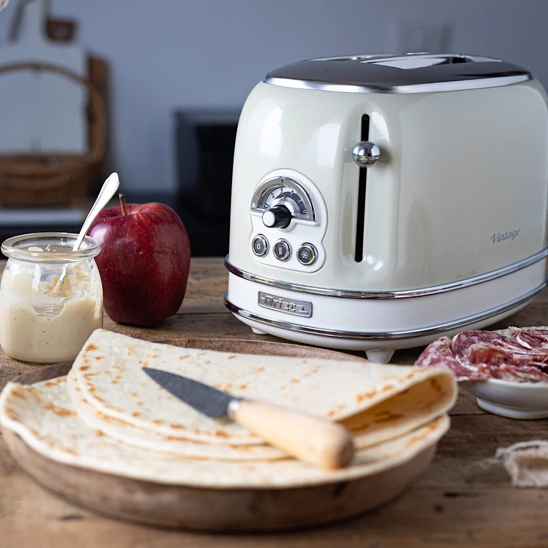 Beige 2 Slice Toaster Q831