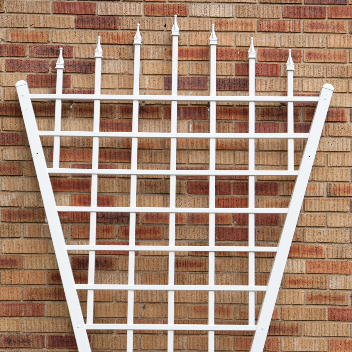White Vinyl Fan Trellis A82918