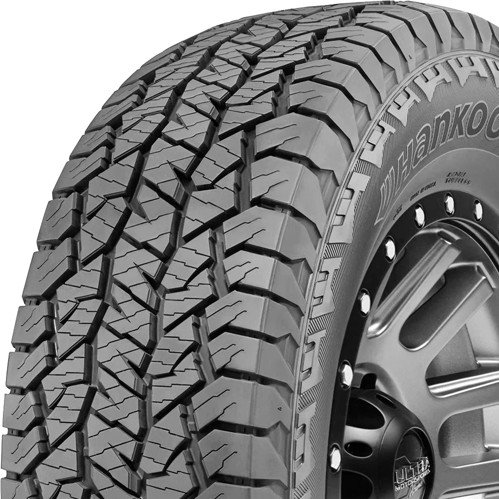 255/70R18 113T Tire J82896