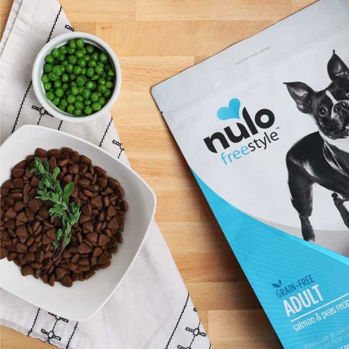 Salmon & Peas Grain-Free Dry Dog Food I999097