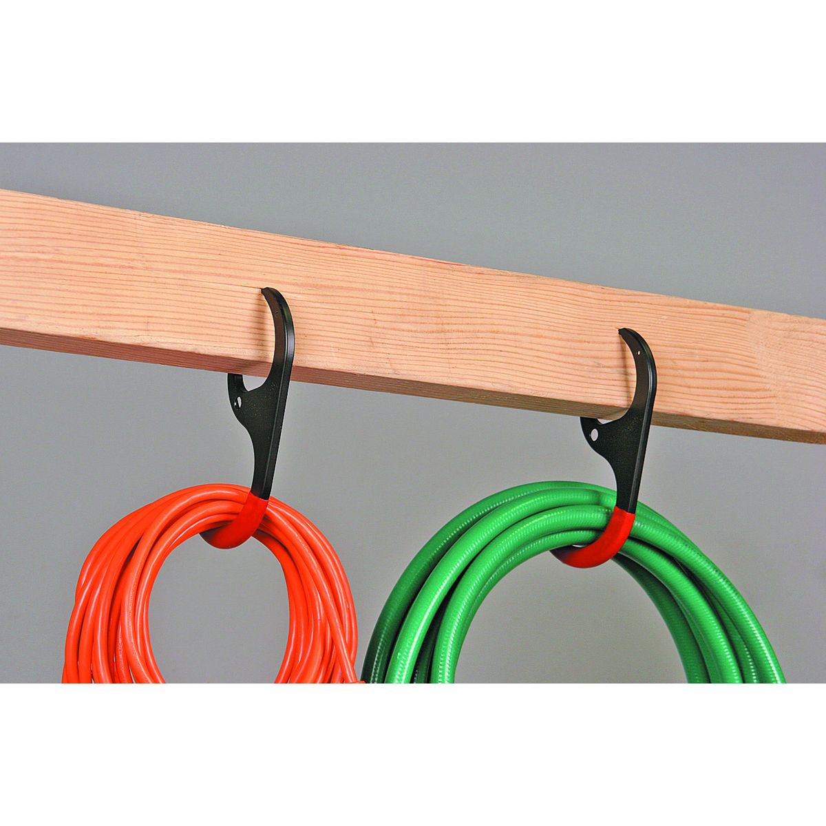 4 Pack Self-Gripping Hangers V90467