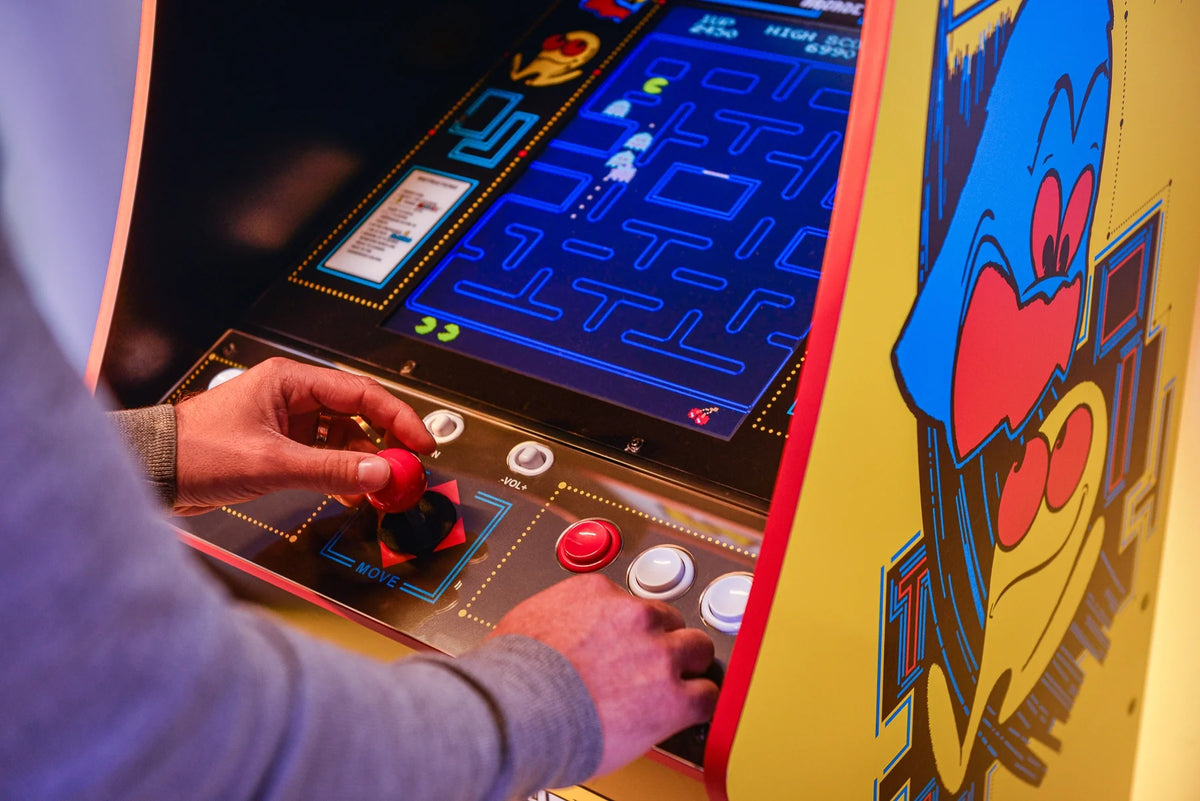 Arcade Game with 14 Classic Games and 17-inch Screen T7939