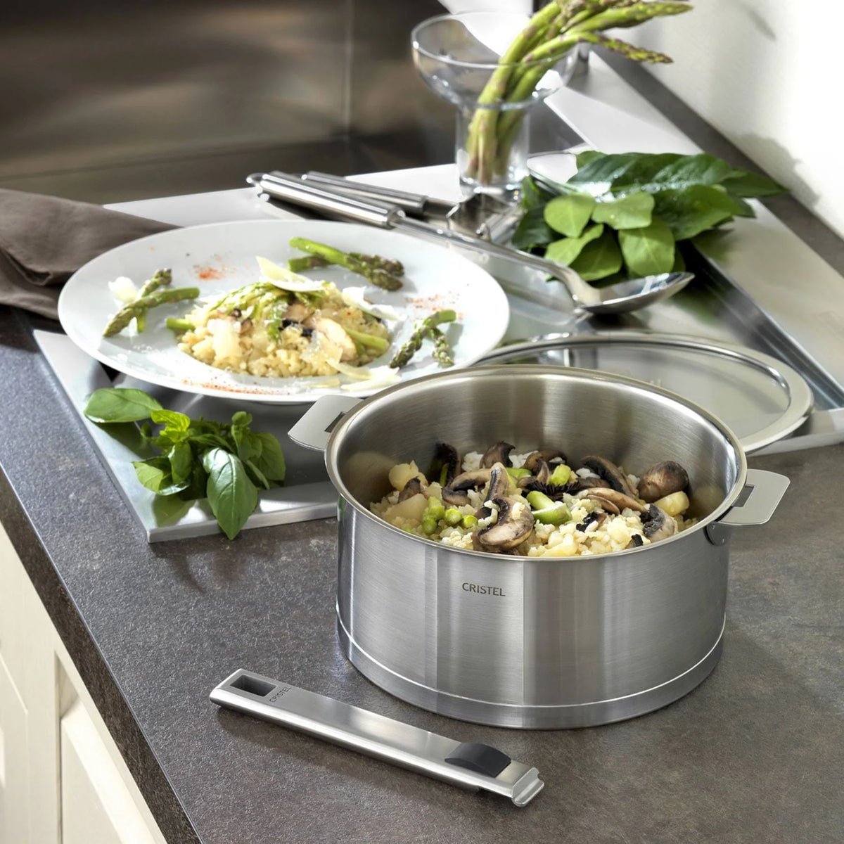 Stainless Steel 5.5 Quart Stewpan with Glass Lid U438529