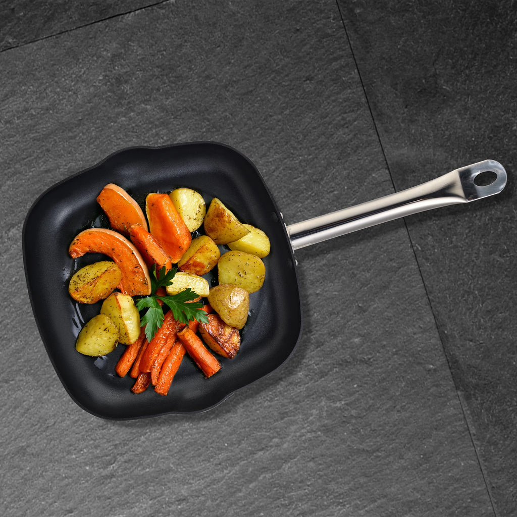 11" Black Cast Aluminum Non Stick Griddle Pan W656810