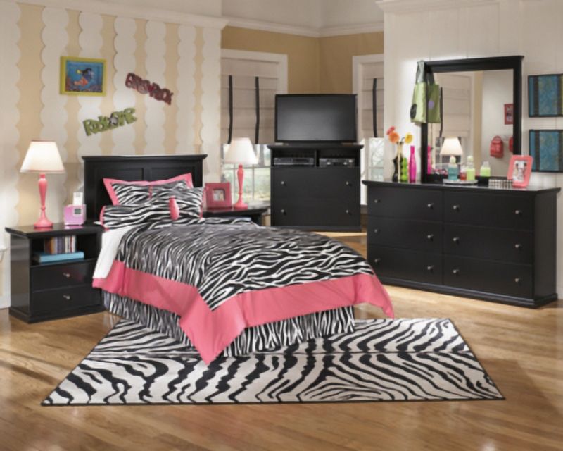 Black Nightstand Q90762