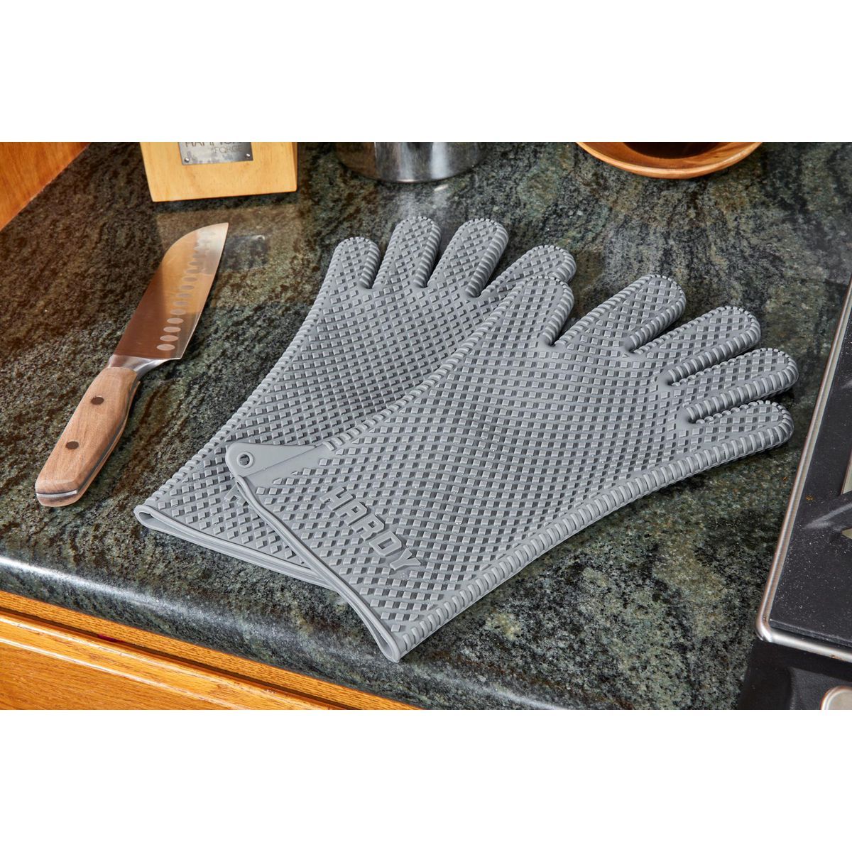 Insulated Heat-Resistant Gloves Y797834