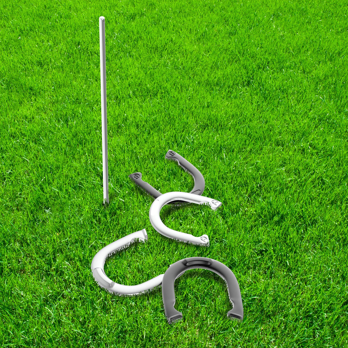 Horseshoe Set with 4 Metal Shoes and 2 Poles C786141